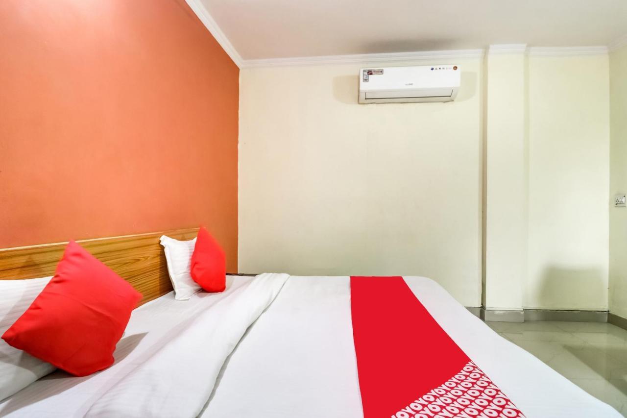 Oyo Hotel R K Residency Gurgaon Buitenkant foto