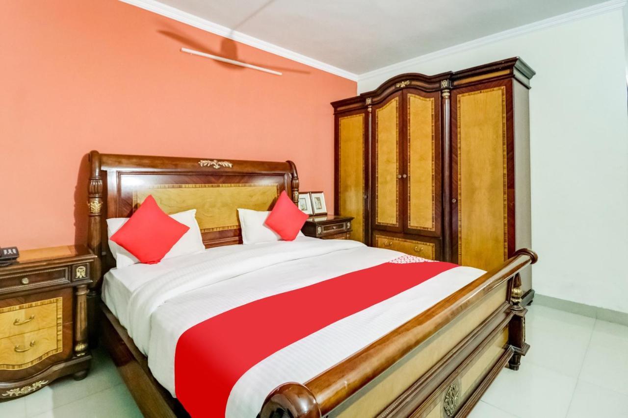 Oyo Hotel R K Residency Gurgaon Buitenkant foto