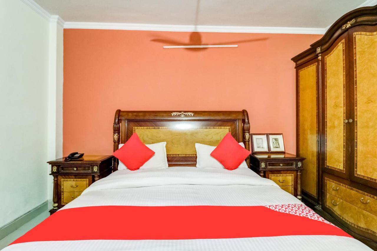 Oyo Hotel R K Residency Gurgaon Buitenkant foto