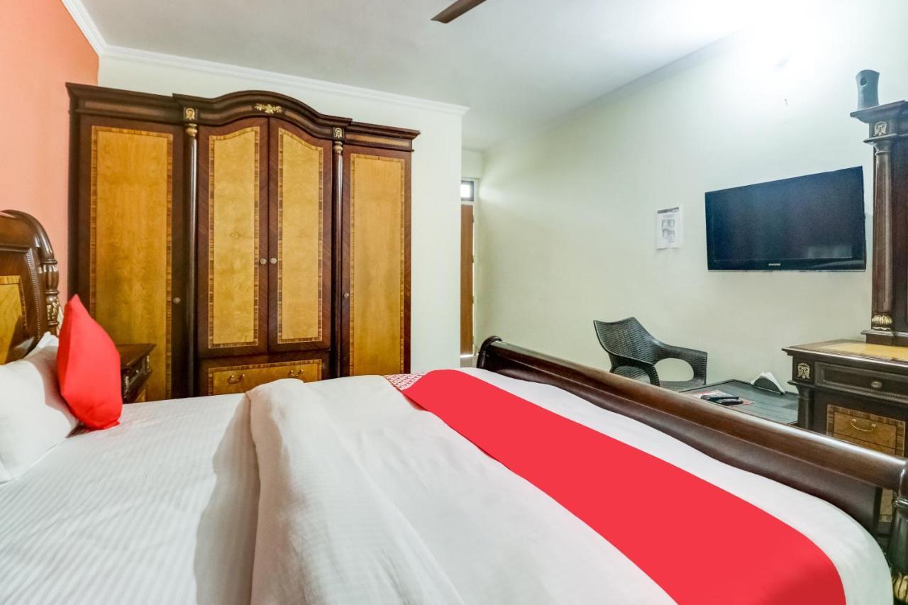 Oyo Hotel R K Residency Gurgaon Buitenkant foto