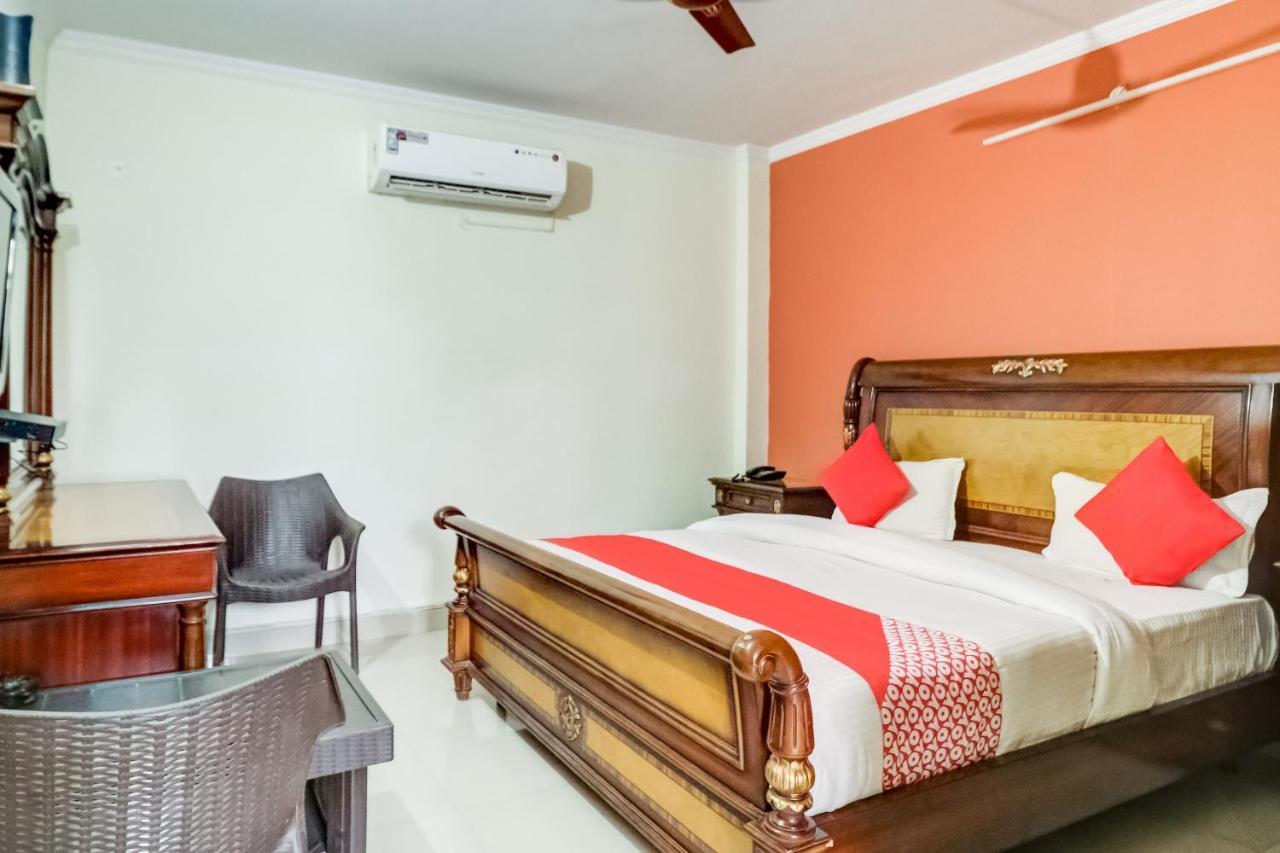 Oyo Hotel R K Residency Gurgaon Buitenkant foto