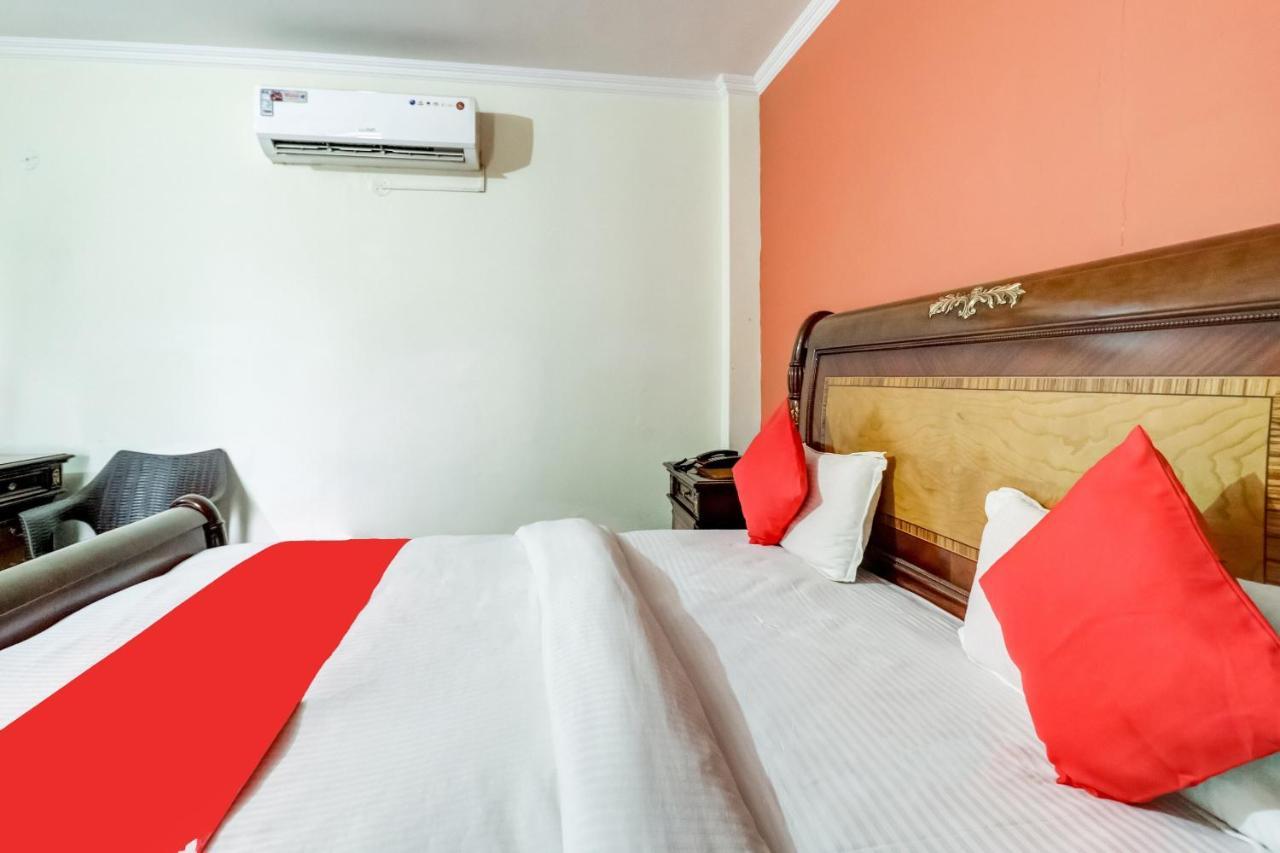 Oyo Hotel R K Residency Gurgaon Buitenkant foto