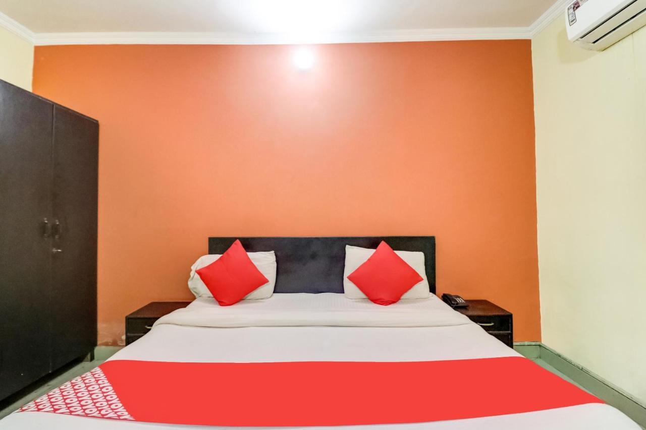 Oyo Hotel R K Residency Gurgaon Buitenkant foto