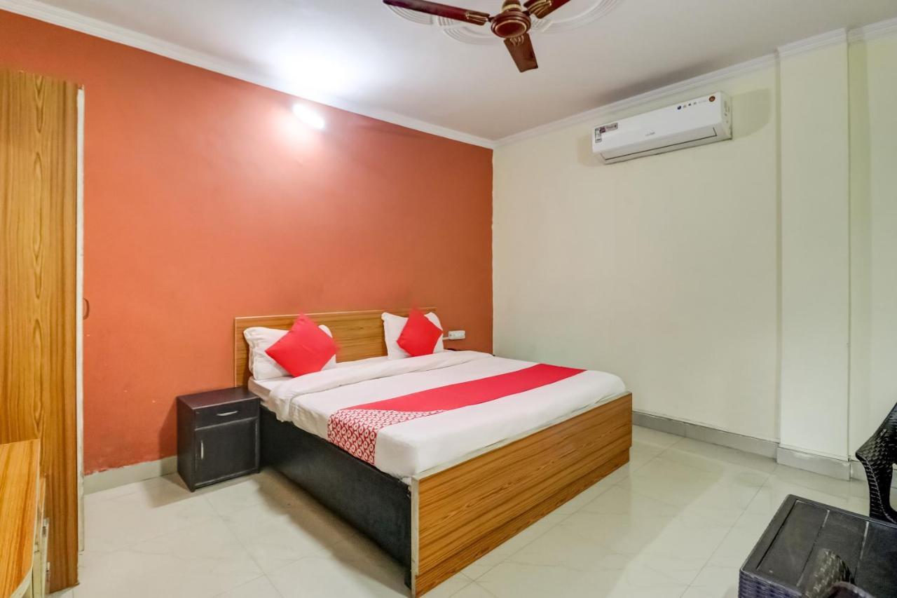 Oyo Hotel R K Residency Gurgaon Buitenkant foto