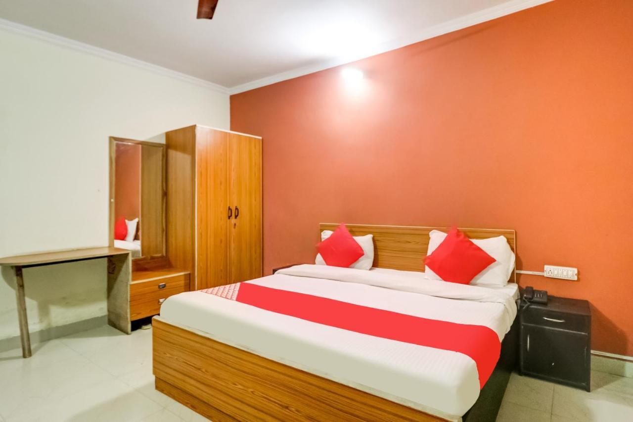 Oyo Hotel R K Residency Gurgaon Buitenkant foto